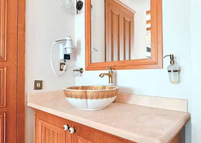 Dilek Hanim Konagi דטקה